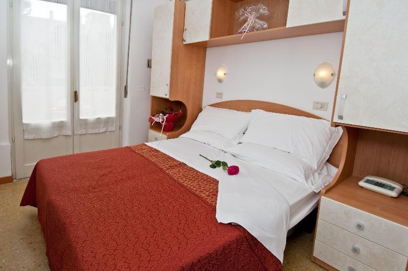 Hotel Chery มิลาโน แมริตทิมา ภายนอก รูปภาพ