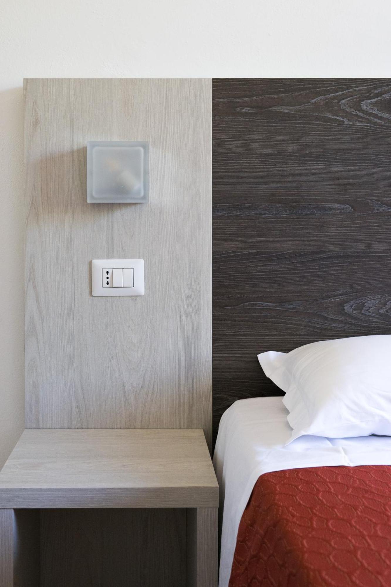 Hotel Chery มิลาโน แมริตทิมา ภายนอก รูปภาพ